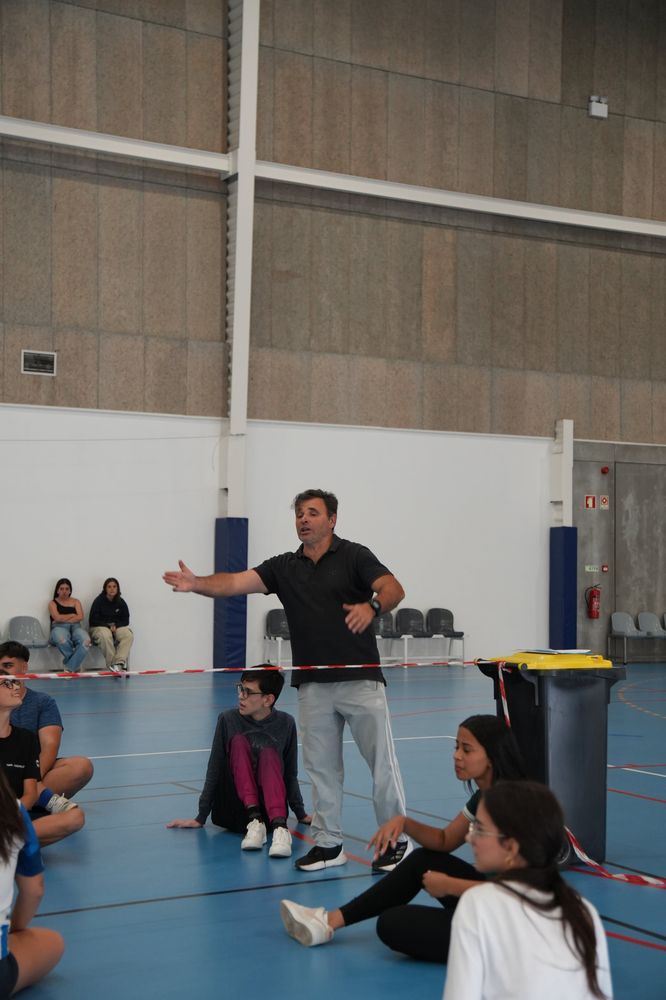 ISCE Douro dinamizou aula prática de Voleibol Sentado na ProfEnsino