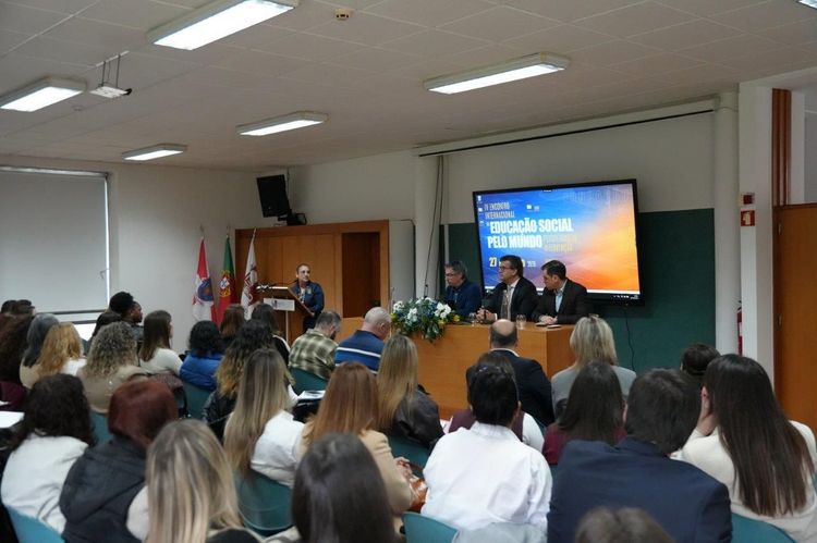 Encontro Internacional de Educadores Sociais pelo Mundo trouxe especialistas da Educação Social espalhados pele mundo até ao ISCE Douro Foto 19