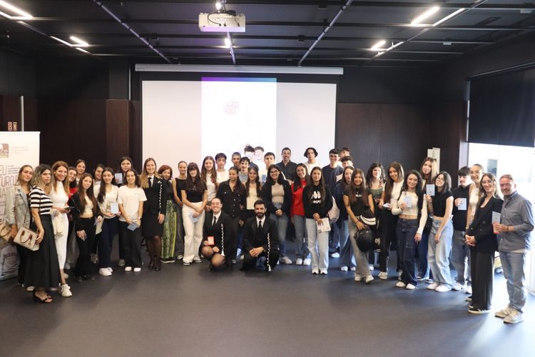 Educação Social em Ação: Estudantes do ISCE Douro assinalam o Dia Internacional do Educador Social e o Dia Mundial da Saúde Mental Foto 19