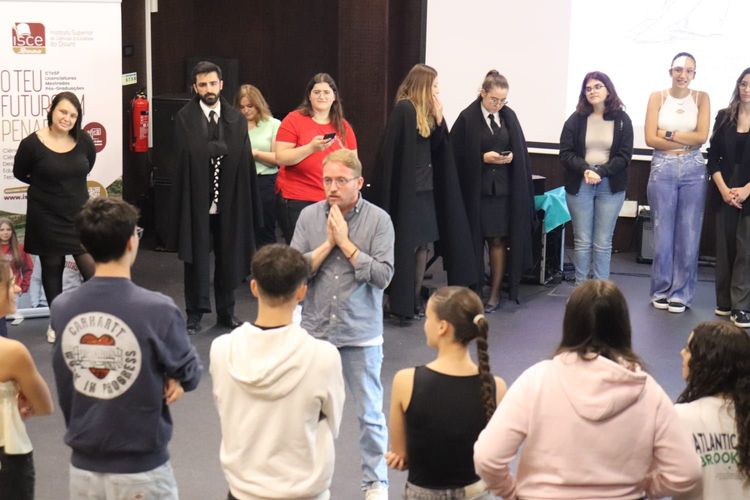 Educação Social em Ação: Estudantes do ISCE Douro assinalam o Dia Internacional do Educador Social e o Dia Mundial da Saúde Mental Foto 15