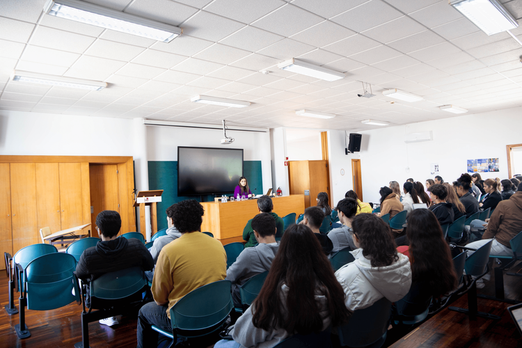 ISCE Douro recebeu sessão de Sensibilização sobre a Violência no Namoro / Violência de Género — foto 4