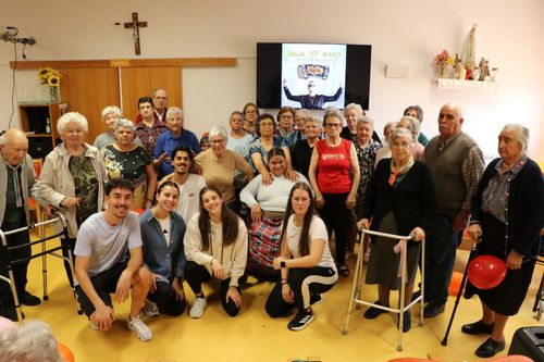 Alunos do Mestrado em Atividade Física, Desporto e Bem-Estar dinamizam atividade no Centro Social de Carvalhosa